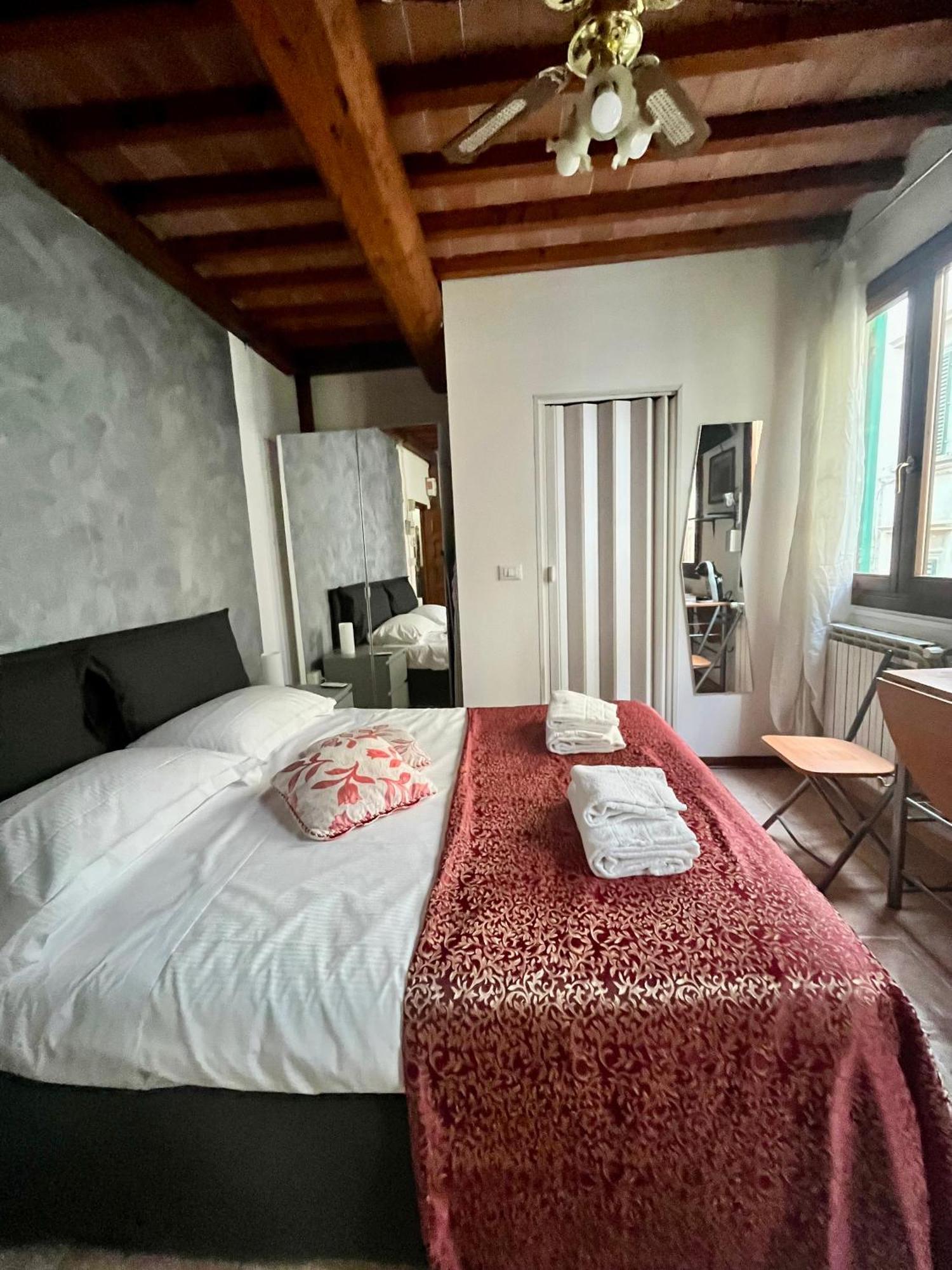 Mini Studio Very Central Close To The Train Station Florencja Zewnętrze zdjęcie